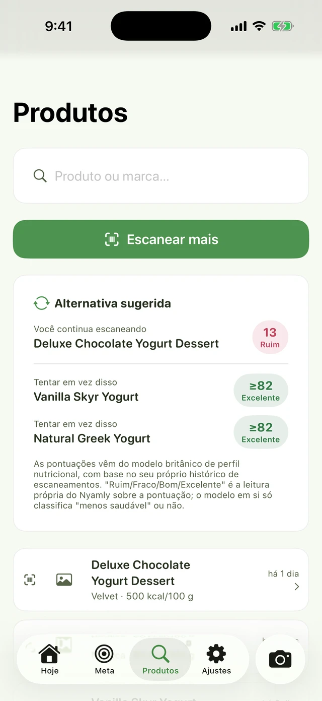 Aba Produtos: uma sugestão de troca dizendo que você continua escaneando Sobremesa de Iogurte de Chocolate Deluxe, pontuação 13 Ruim, experimente Iogurte Natural Grego ou Iogurte Skyr de Baunilha, pontuação ≥82 Excelente; histórico de escaneamentos abaixo.